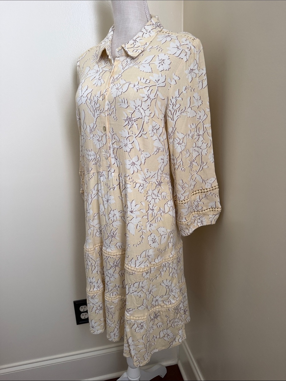 Lucky Brand Cream Floral Lace Tiered Shirt Dress - Picture 6 of 14